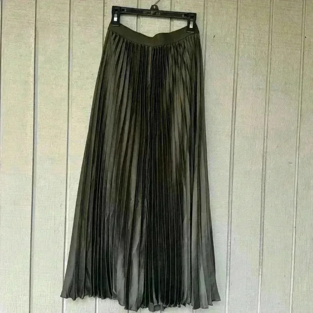 H & M Nwt Pleated Maxi Skirt Gray